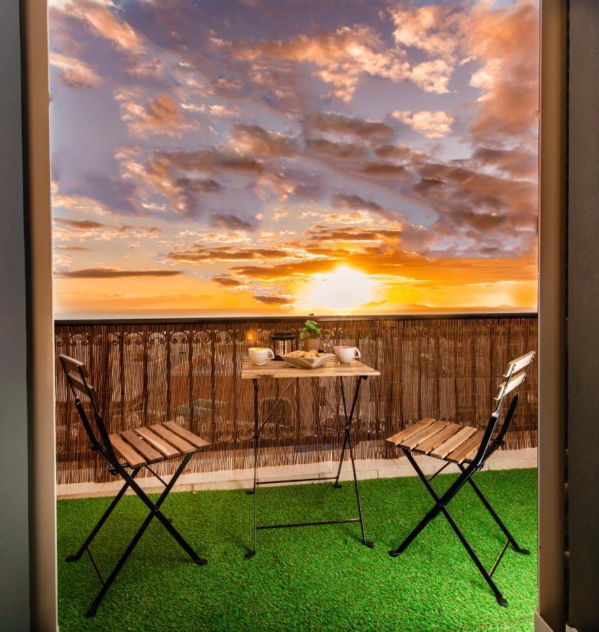 Yiannis Suite Santorini Тира Экстерьер фото